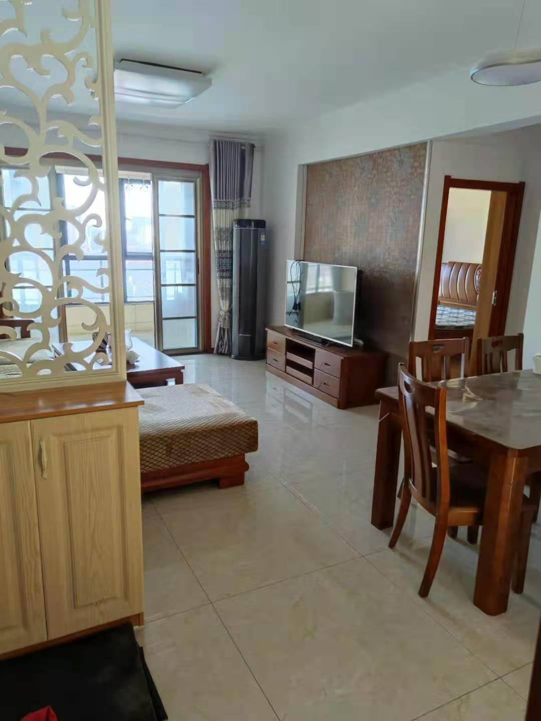 荊州市沙市區(qū)長港路未來馨居小區(qū)5、6、7棟2單元2002號房地產(chǎn)拍賣公告