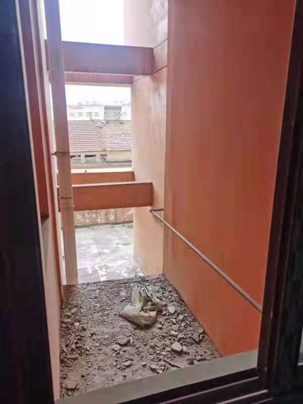 江陵縣“郝穴大市場改造”項(xiàng)目抵稅商品房一批拍賣公告(圖8) 江陵縣“郝穴大市場改造”項(xiàng)目抵稅商品房一批拍賣公告(圖8)